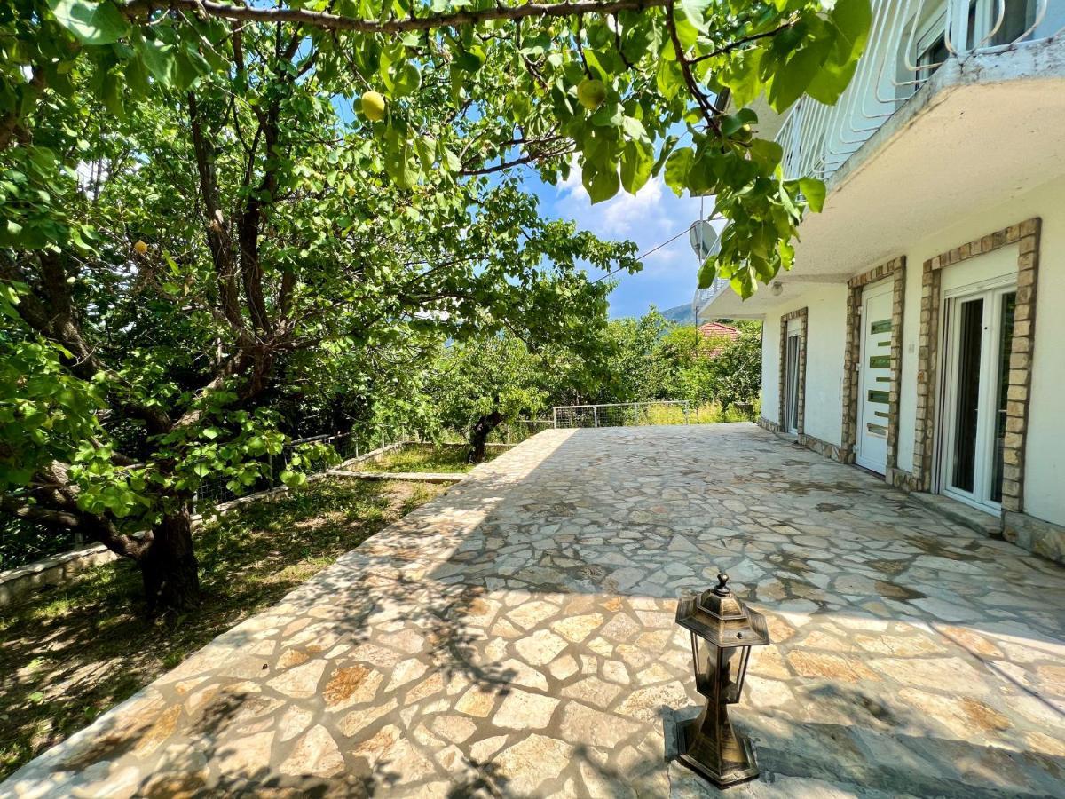 Guest House Ivano Mostar Bagian luar foto